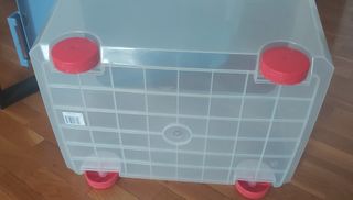 Taper plástico grande con ruedas