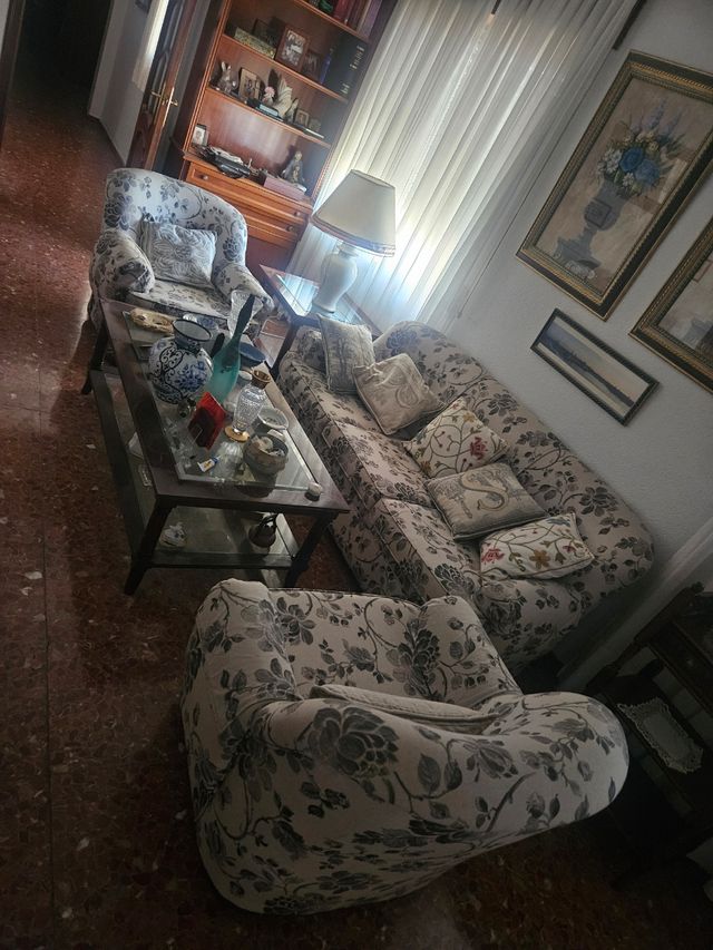 Juego Sofá y Sillones