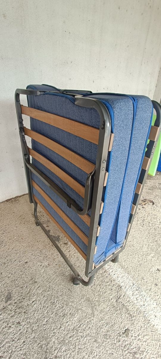 Cama Plegable con Funda