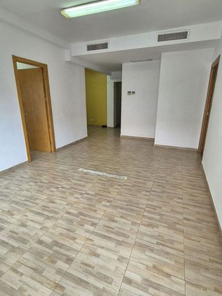 Local comercial en venta en La Línea de la Concepción ciudad en Línea de la Concepción (La)