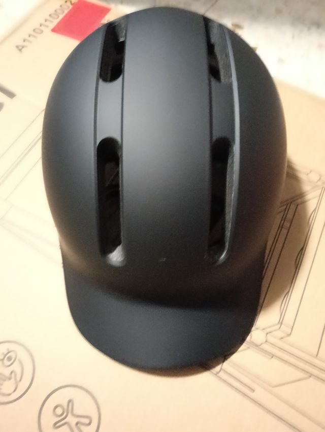 Casco de bicicleta negro mate. t.L