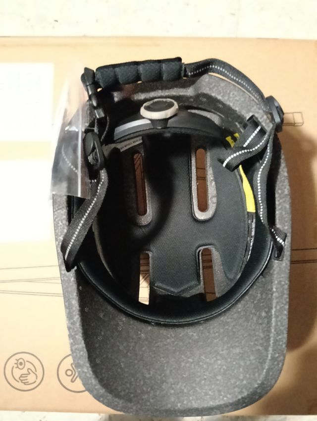 Casco de bicicleta negro mate. t.L