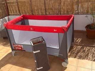 Cuna de viaje con diseño de Londres