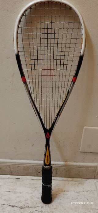 Raqueta de Squash Karakal con funda