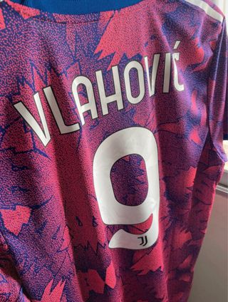 Camiseta Juventus Vlahovic 9 Rosa