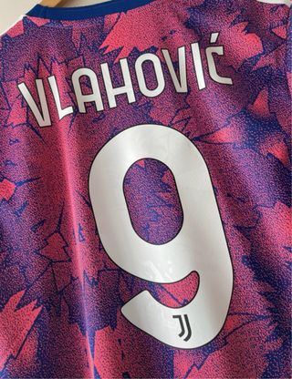 Camiseta Juventus Vlahovic 9 Rosa