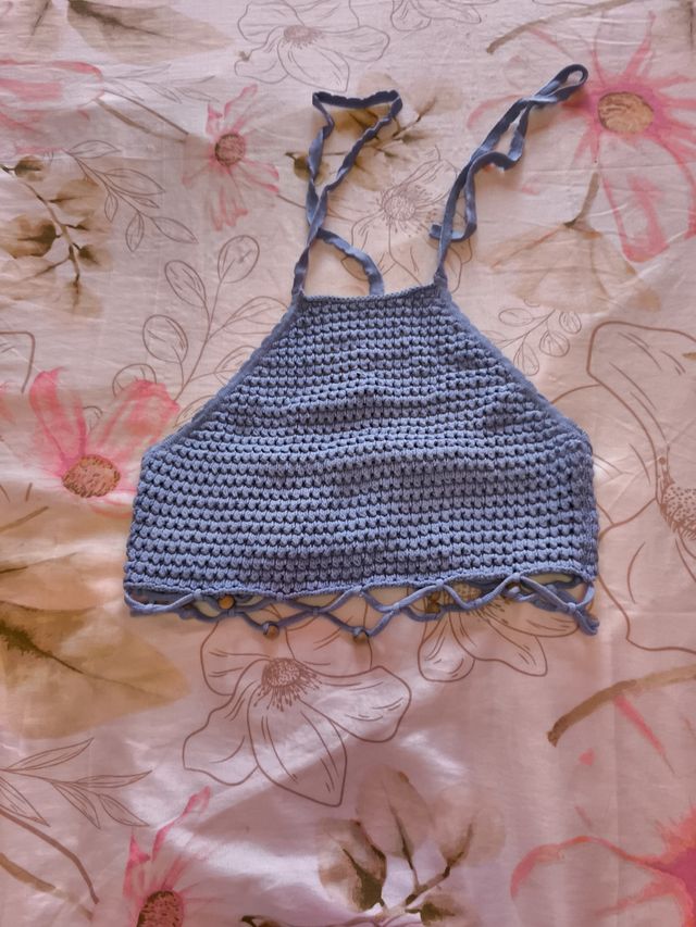 Top de ganchillo azul
