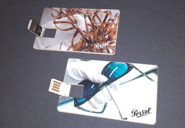 Set 2 Chiavette USB Persol – 4 GB ciascuna – Nuove