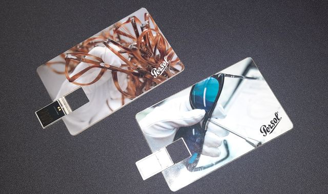 Set 2 Chiavette USB Persol – 4 GB ciascuna – Nuove