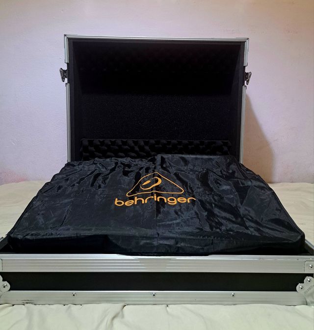 Behringer X32 Compact + Funda de Transporte