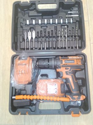 Taladro de impacto con accesorios