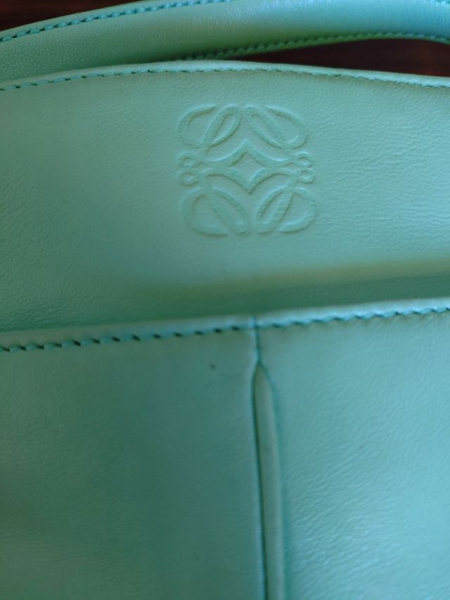 Bolso Loewe verde menta 18x16 cm