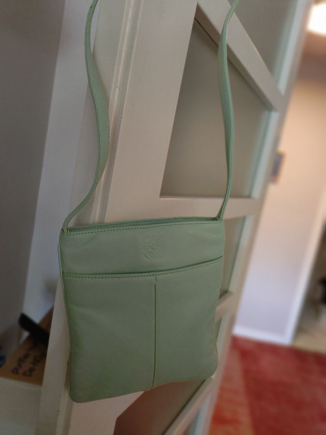 Bolso Loewe verde menta 18x16 cm