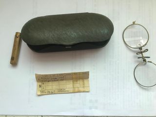 Gafas antiguas con estuche