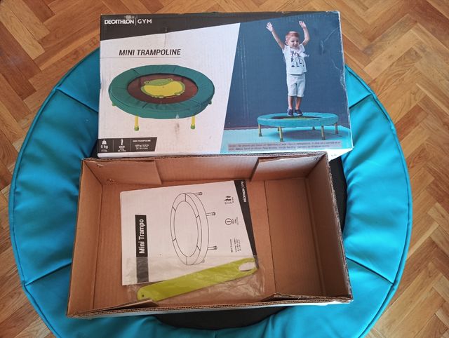 Cama elástica infantil con diseño de rana