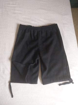 Pantalón negro baturro talla 38.