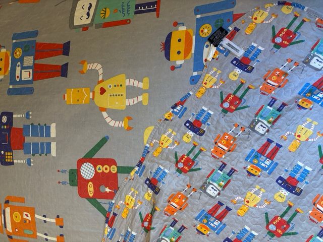 Colcha boutí infantil cama 90, diseño robots