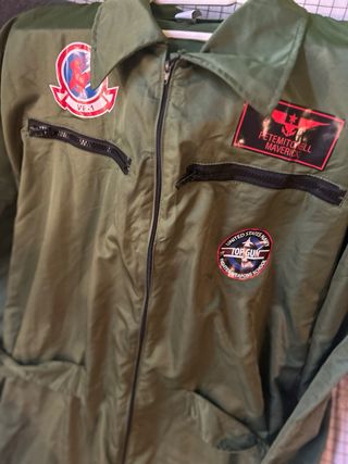 Disfraz Top Gun Maverick
talla XL pasa como una L