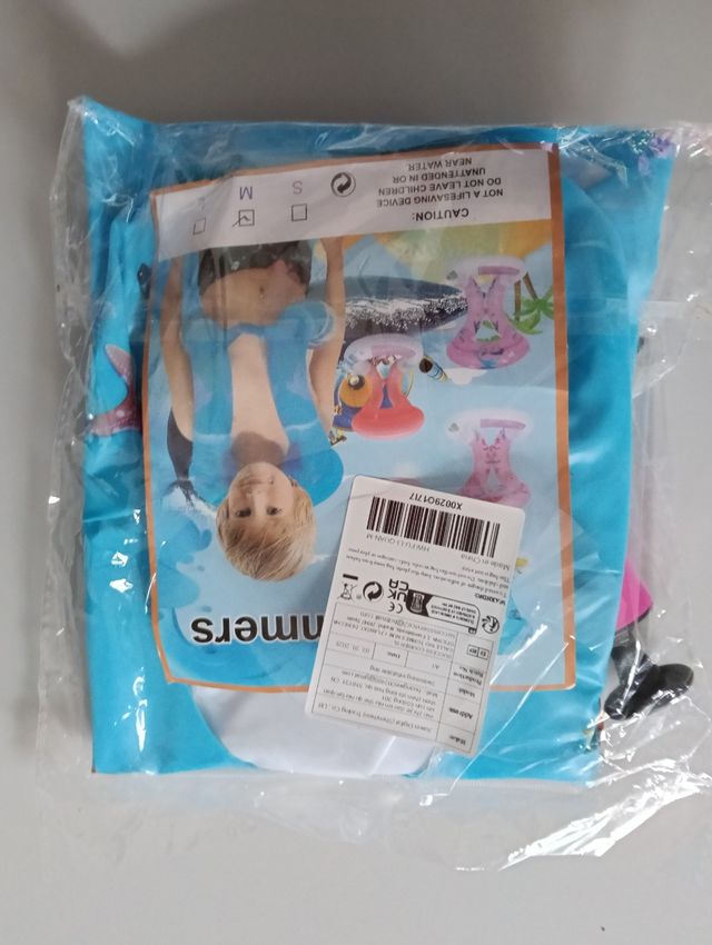 Juguetes acuáticos para piscina