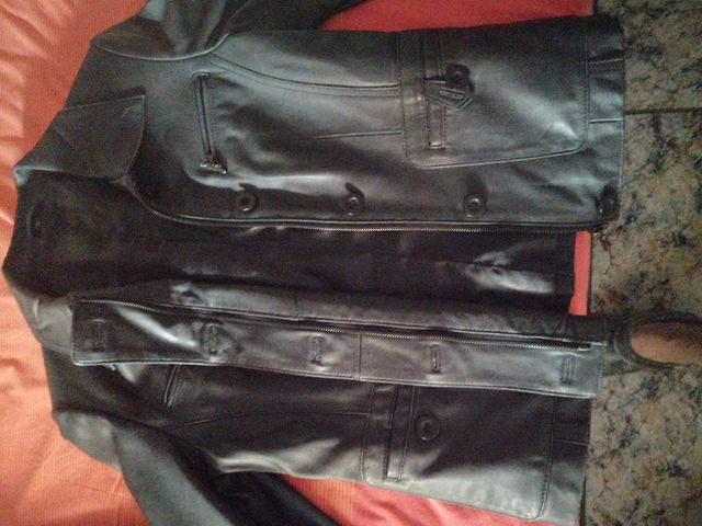 Chaqueta de piel negra T M