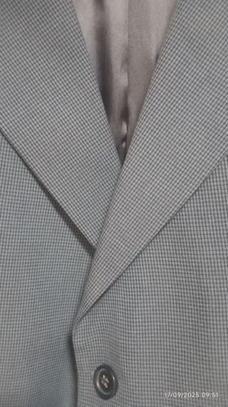 Traje gris hombre
