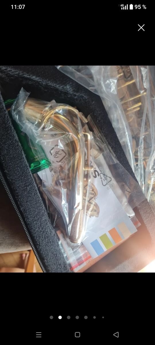 Saxofón Alto Dorado