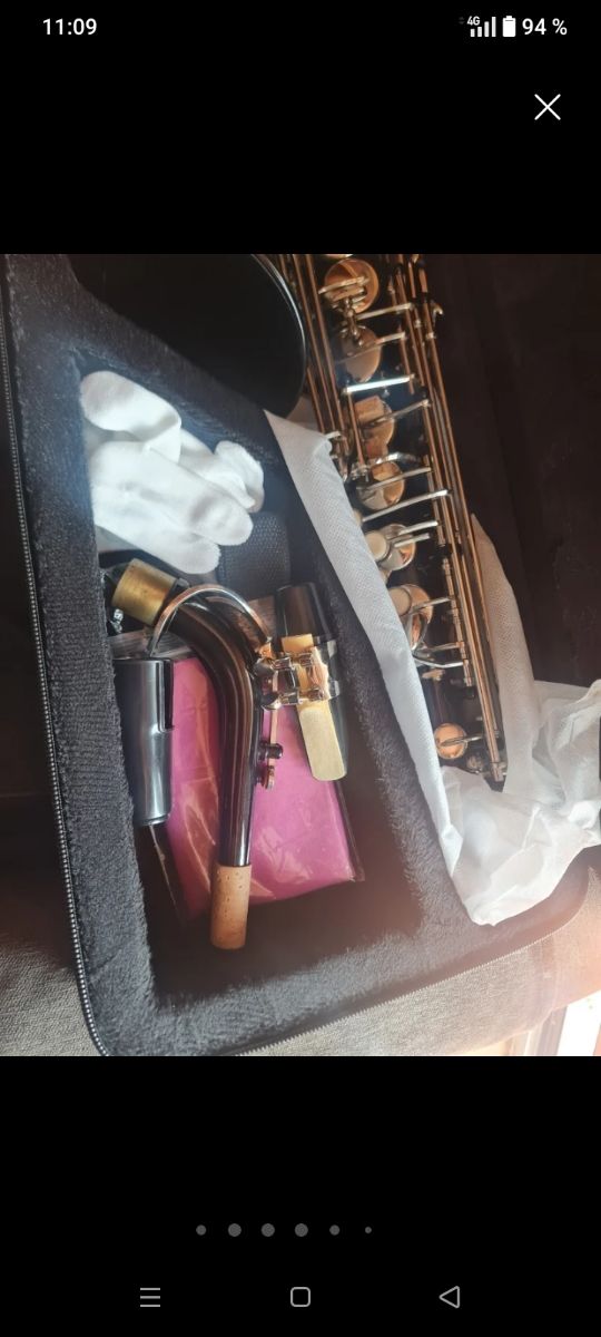 Saxofón Alto Dorado