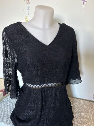 Abito corto in pizzo nero