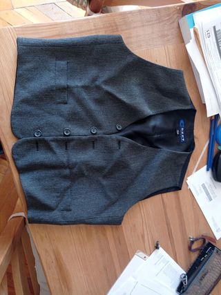 Chaleco de vestir gris para niño
