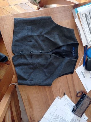 Chaleco de vestir gris para niño