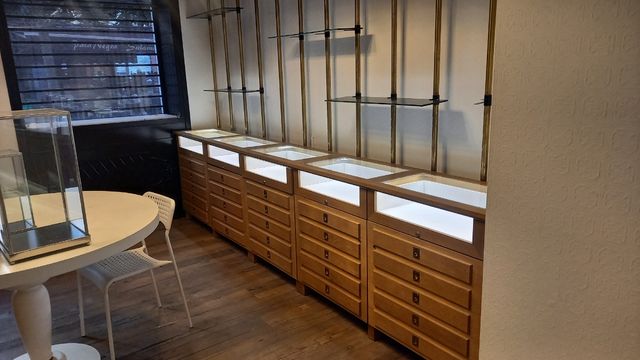 Se vende Mobiliario de Joyería