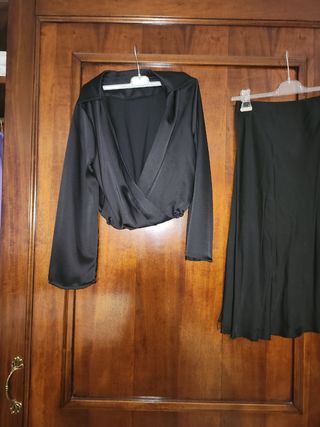 Completo top e gonna neri