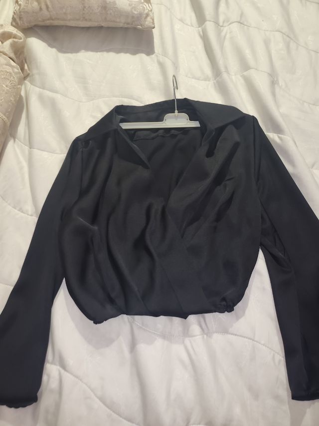 Completo top e gonna neri