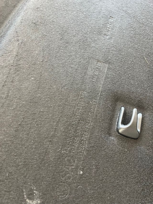 Bandeja maletero VW Golf V y VI OEM