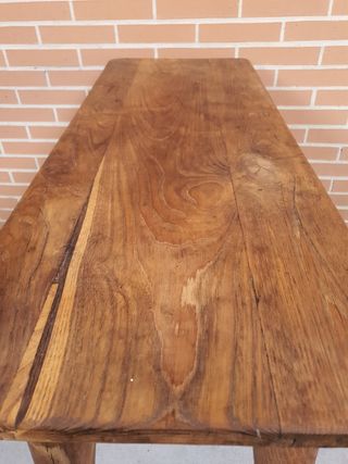 Mesa auxiliar de madera