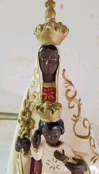 Statua Maria SS.  Del Tindari Nera con Bambino