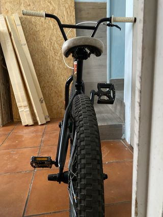 Bicicleta BMX negra Cuadro original manillarruedas