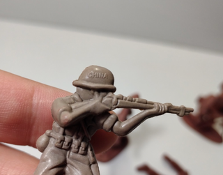 20 piccoli soldatini di plastica