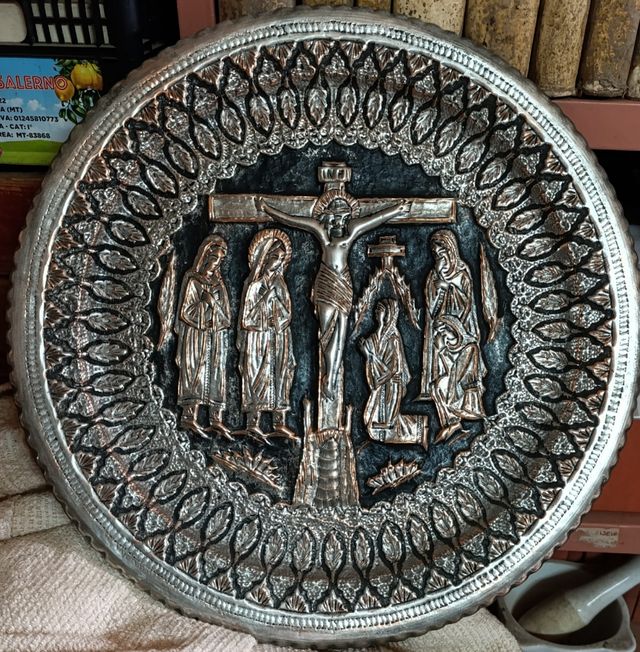 Piatto decorativo crocifissione persiano.