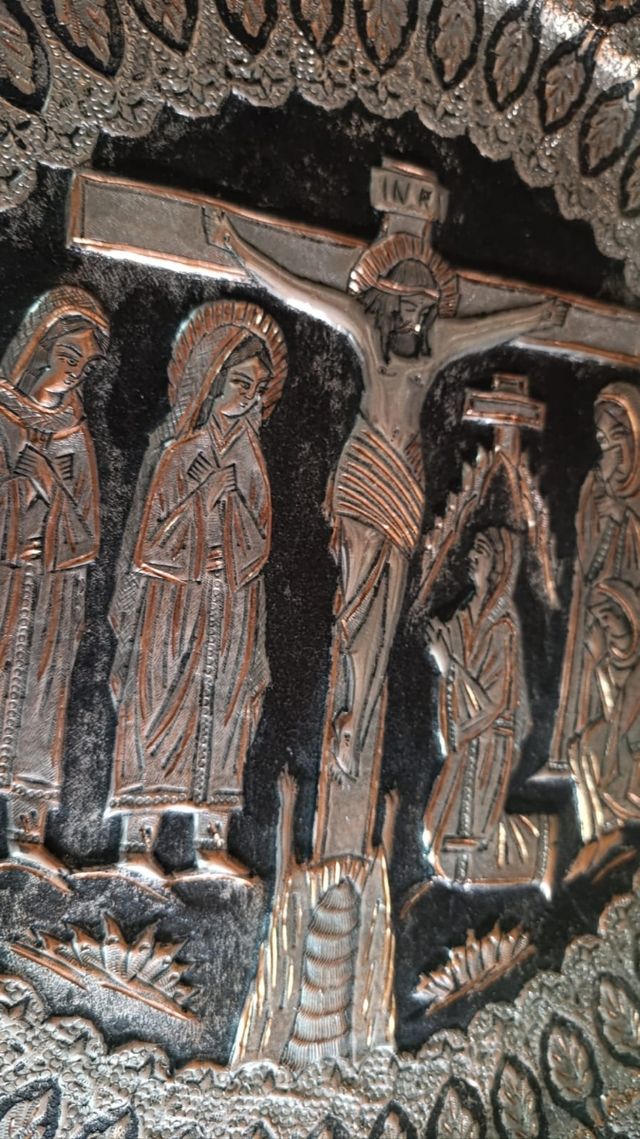 Piatto decorativo crocifissione persiano.