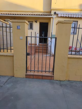 Puerta de acero de medidas 100x142