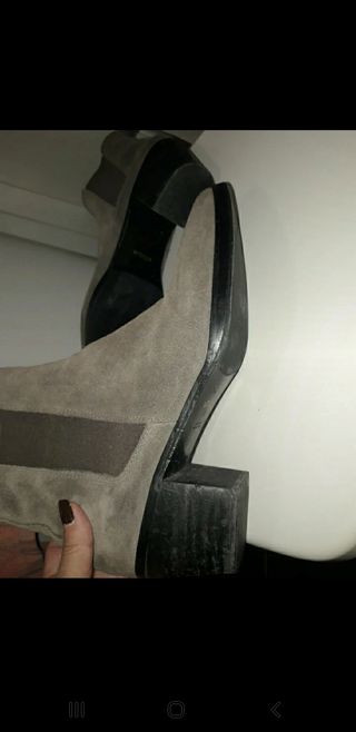 Botas Uterqüe grises
Ante 