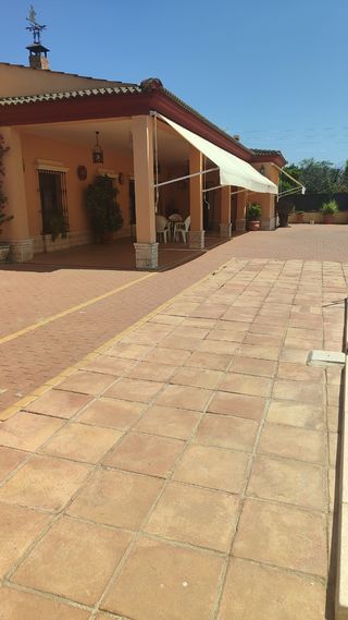 Chalet con piscina,Con parcela de 1,500 m.