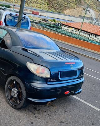 Peugeot 206 CC 1.6 110 Año 2002 Descapotable