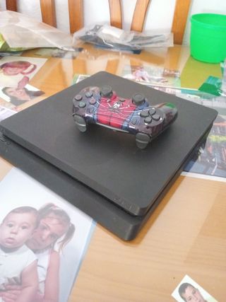 PS4 Slim+Mando Spiderman+Cables+Adaptador+Base