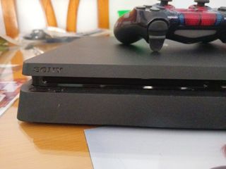 PS4 Slim+Mando Spiderman+Cables+Adaptador+Base