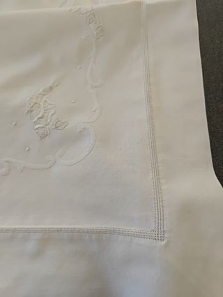 Lenzuolo matrimoniale ricamato a mano 220x260,