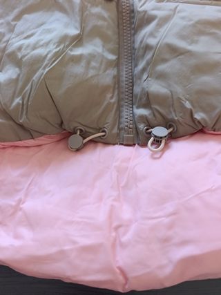Chaleco acolchado beige y rosa para chica