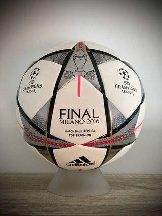 Balón Adidas Champions League Final Real Madrid