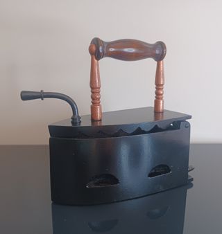 Plancha Francesa de Carbón Antigua Hierro Fundido